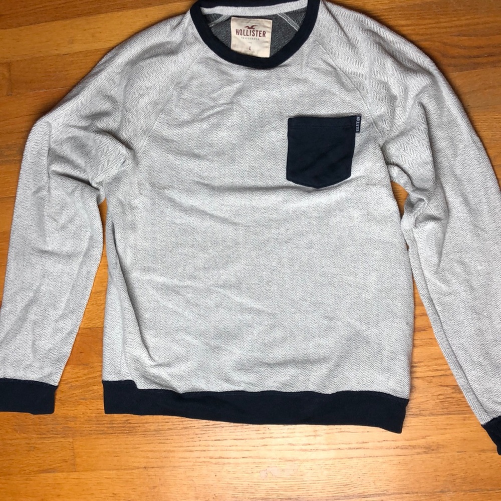 MENS HOLLISTER SWEATER SIZE LARGE